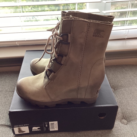 SOREL Joan of Arctic II Waterproof Wedge Boot (Women) 8M - Picture 1 of 14